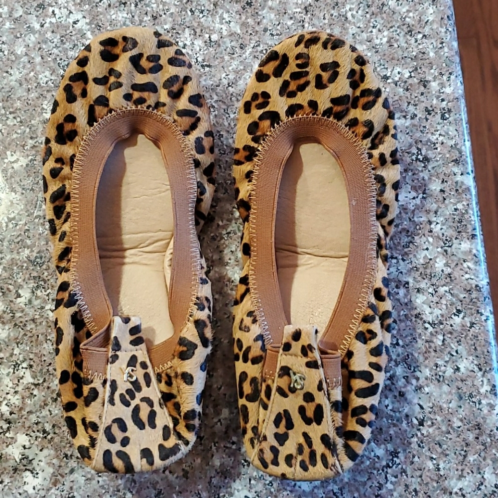 Yosi Samra foldable flats!